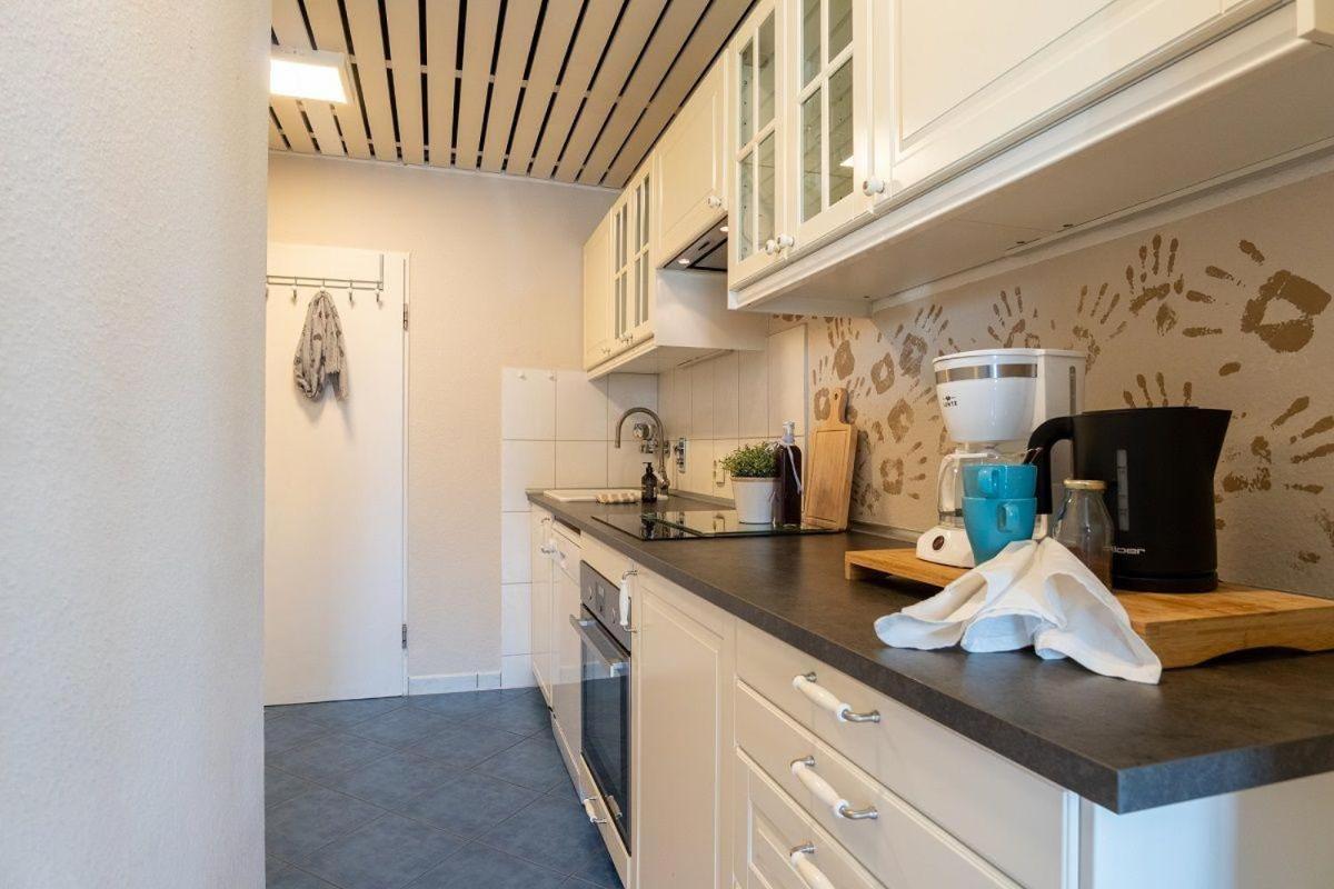 Haus-Steinwarder-7-Wohnung-Strandbude-22 Хайлигенхафен Екстериор снимка